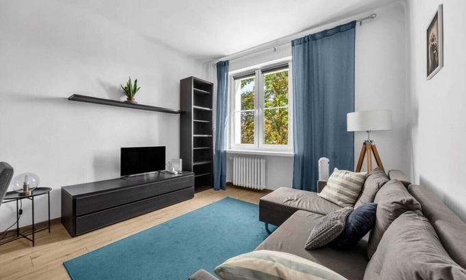 Zoliborz Apartment | Żoliborz Apt - Trams & Parks Nearby - by Rentujemy