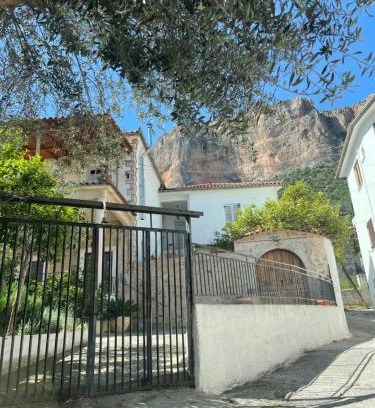 Leonidio House | Το σπίτι του Καντήλα
