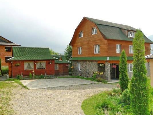 Yaremche Hotel | Золота рибка