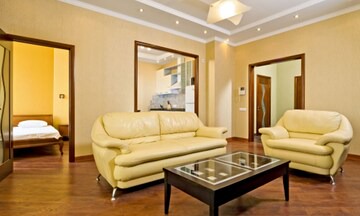 Shevchenkivs'kyi District Apartment | Просторная квартира на Саксаганского 121