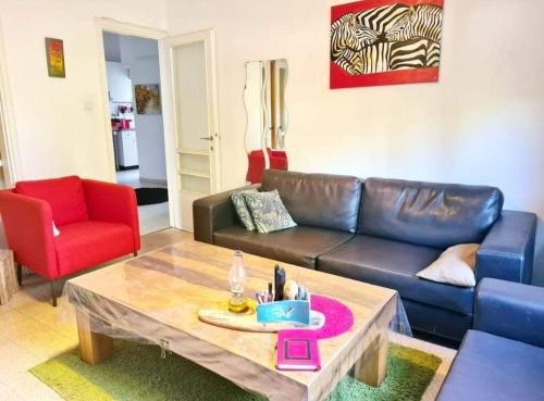 Giv'atayim Apartment | דירה אומנותית בגבעתיים