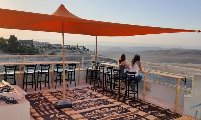 Arad Hostel | רוג'ום גסטהאוס Rujum