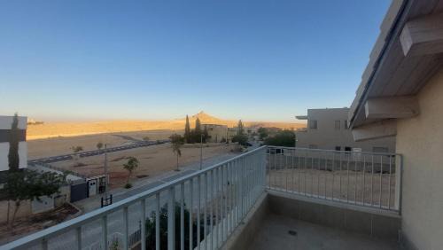 Mitzpe Ramon Apartment | שמיים