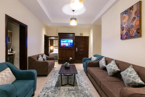 Qurish Street Apartment | الشركة الذهبية العصرية Modern Golden Company