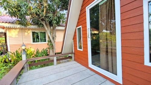 Damnoen Saduak House | ดำเนินโฮมสเตย์ Damnoen Homestay