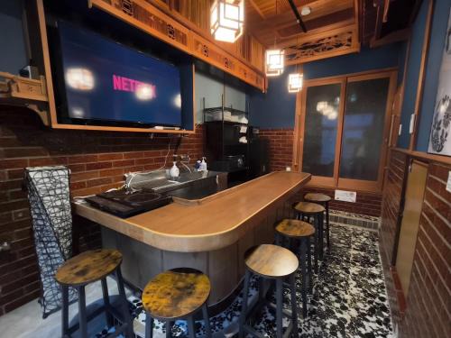 Nishi Apartment | 最大12名可 赤ちゃん歓迎 関西万博最寄り駅まで乗り換え無し5駅 usj電車12分 なんば3駅 通天閣6駅 海遊館3駅 大阪城6駅 新大阪7駅 京セラドーム徒歩9分 パーキング徒歩1分