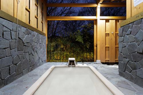 Hakone House | 源泉かけ流し 白濁 Forest Suite Hakone Sengokuhara