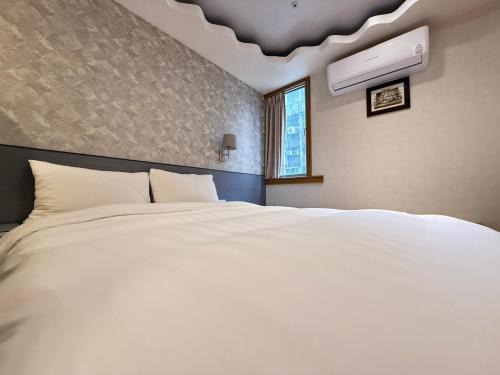 Zhongshan Hotel | 漫旅時光旅店