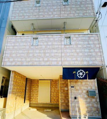 Nishinari Villa | 無料駐車場 3階建て一軒家 最大10人 3寝室 2トイレ ペットOK家族団体向き Usj 道頓堀 難波近い