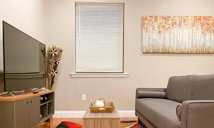 Logan Square Apartment | 玉樓春 | Cabernet 1 BR/1 BA at City Hall