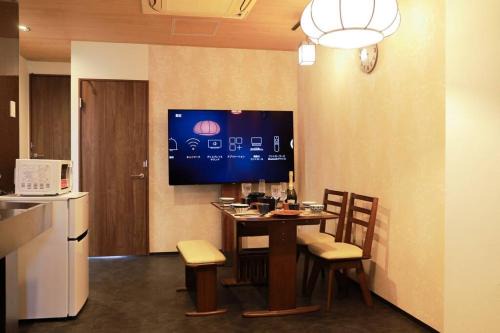 Dotonbori Apartment | 道頓堀民泊21&道頓堀真ん中&mini浮世絵美術館、心斎橋、家族旅行、family trip Osaka