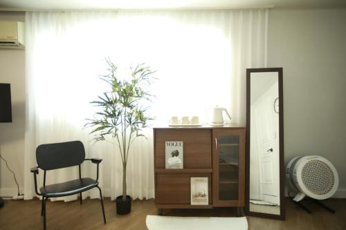 Sinchon-dong Apartment | 모던스테이 신촌