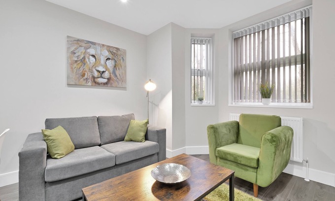 Shepperton Apartment | 01 - Crown Place 2 Bedroom Luxury Apartment