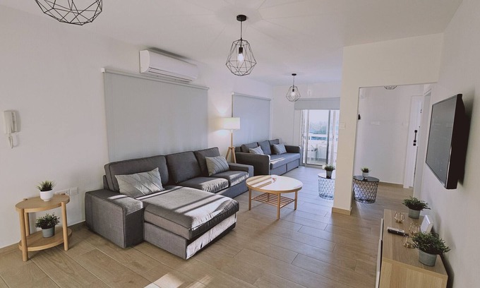 Historical Center Apartment | 01 LIM - STAY Sky Apartment