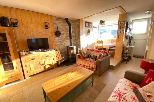 Guillaumes Apartment | 06BC - Valberg ski station 4-person apartment 300m from the slopes