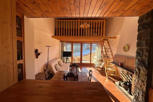 Peone Apartment | 06CN 8-10 person apartment with terrace