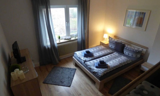 Wilhelmshaven Apartment | 090 Genius bench ER