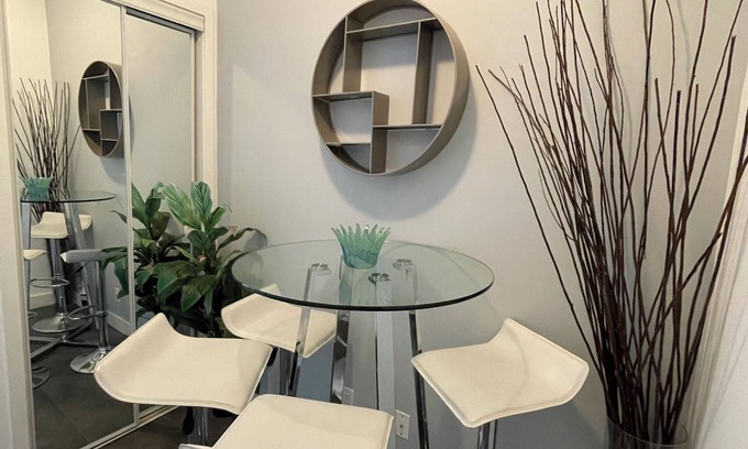 Central Waterfront Condo | 1 + 1 Bedroom Apartment In The Heart Of Toronto