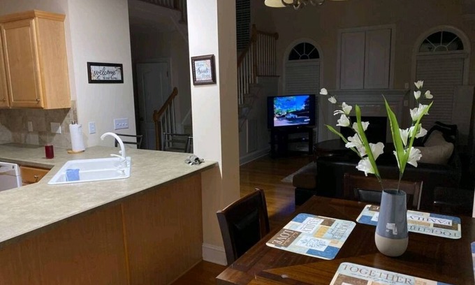 McLeansville House | 1.5 acre Quiet residential property 5 bedroom home