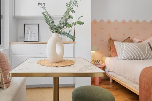 Bondi Beach Hotel | 1 and 2 Bed apartments - 500m to beach - Belle's at Bondi Beach