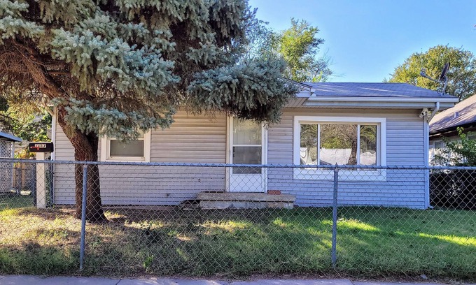 Stanley - Aley House | 1 Bd Home for the Holidays!nCome visit family and Wichita local attractions.