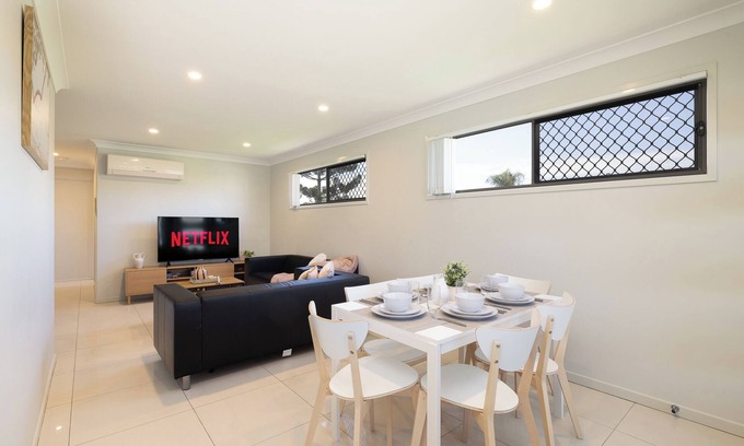 Rocklea Apartment | 1 Bdr Apt! Garage! Clean! GST Credits! 120D1