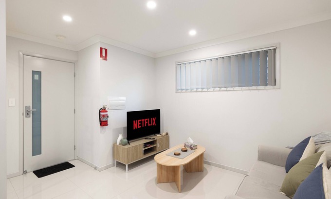 Rocklea Apartment | 1 Bdr Apt! GST Credits! Kitchen! Parking! 335AF1