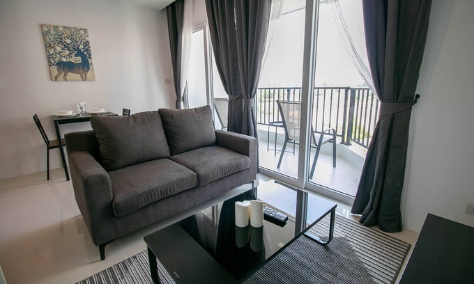 Kram Condo | 1 bdrm 1bath modern style, 2 minutes to the beach, High speed Wi-Fi