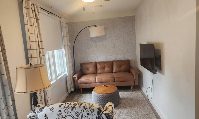 Ellwood City Apartment | 1 Bed/1 Bath 1 story stand alone apartment in residential area in Ellwood City