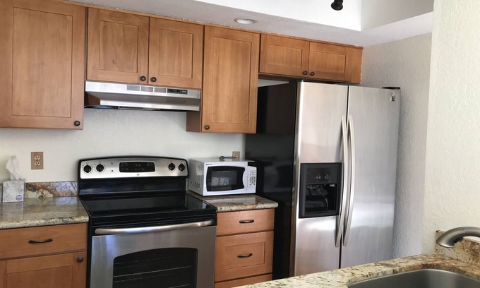 Totem Lake Condo | 1 Bed/1 Bath Condo with Private Deck