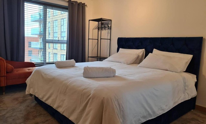 Dartford Apartment | 1-bed Apartment - Sleeps 3 - Parking - Wifi