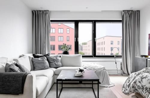 Vaxjo Apartment | 1 Bed Flat - Sleeps 4 - Parking - Wifi