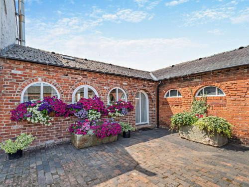 Hilton House | 1 Bed in Hilton 76518