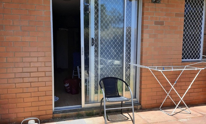Maylands Apartment | 1 Bed in Maylands close to Coles (5 mins walk) and to train (12 mins walk)