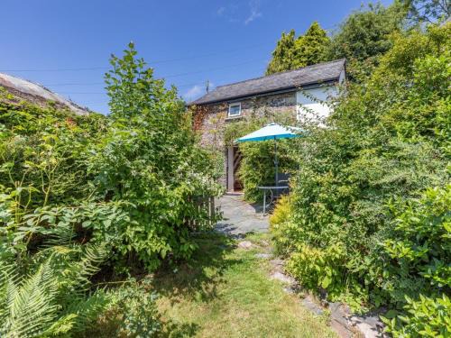 Black Torrington House | 1 Bed in Torrington 42982