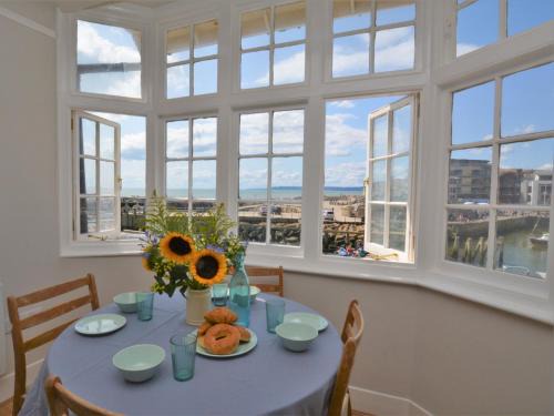 West Bay Apartment | 1 Bed in West Bay 74265