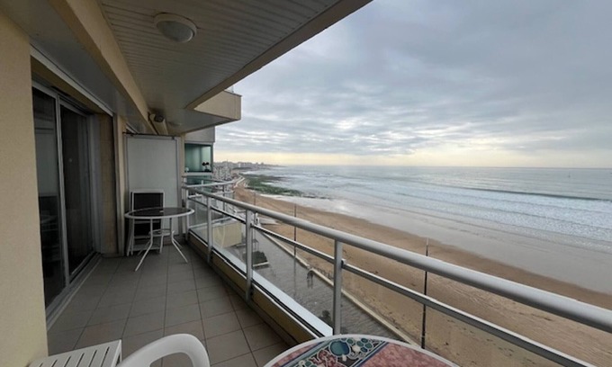Les Sables d'Olonne Apartment | 1-bedroom apartment with balcony, beachfront location