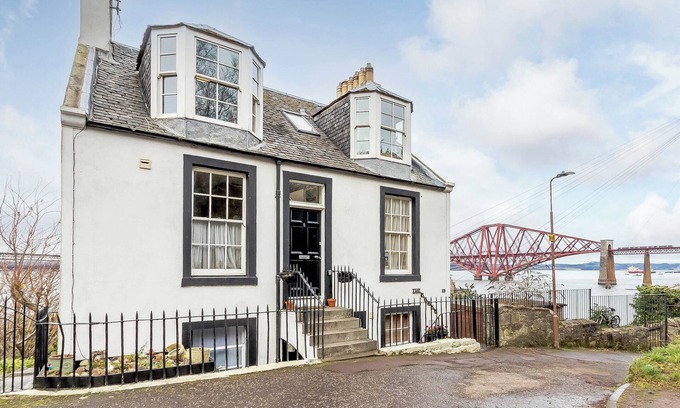 South Queensferry Cottage | 1 bedroom accommodation in South Queensferry