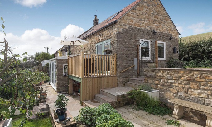 Easington Cottage | 1 bedroom accommodation in Grinkle, near Easington