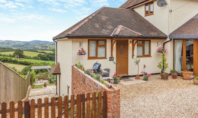 West Quantoxhead Cottage | 1 bedroom accommodation in West Quantoxhead