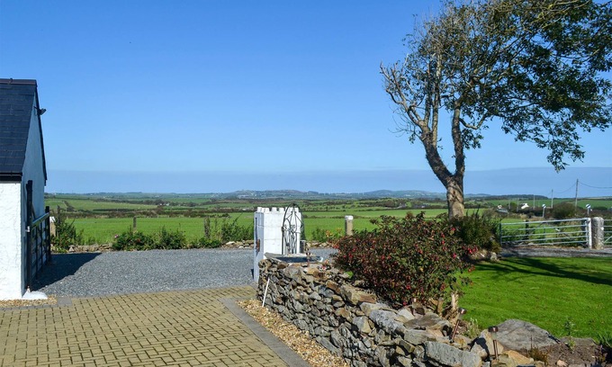 Llanerchymedd Cottage | 1 bedroom accommodation in Carmel, near Llangefni