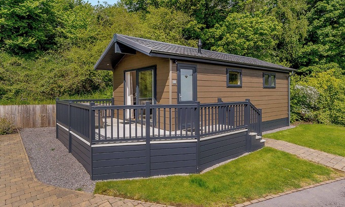 Newton St Loe Ski Chalet | 1 bedroom accommodation in Newton Saint Loe, Nr Bath