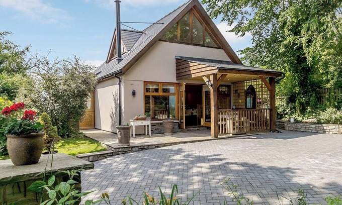 Abergavenny Cottage | 1 bedroom accommodation in Treadam, near Abergavenny