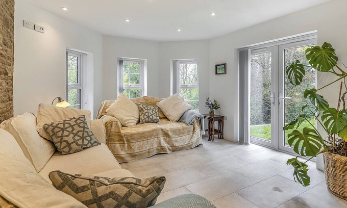Abergavenny Cottage | 1 bedroom accommodation in Pandy, near Abergavenny