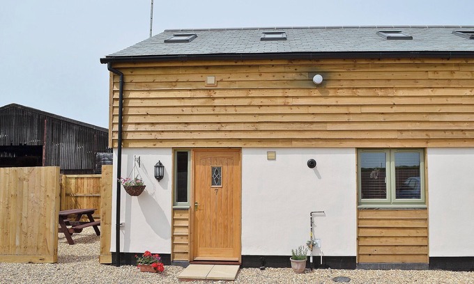 Broad Hinton Cottage | 1 bedroom accommodation in Binknoll, near Royal Wootton Bassett