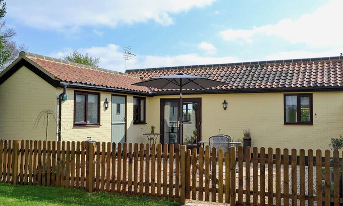 East Dereham Cottage | 1 bedroom accommodation in Welborne, near Dereham