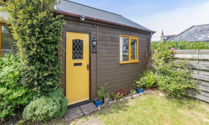Penhallow Cottage | 1 bedroom accommodation in Perranporth