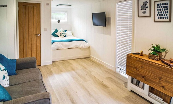Bumble's Green Cottage | 1 bedroom accommodation in Sewardstone