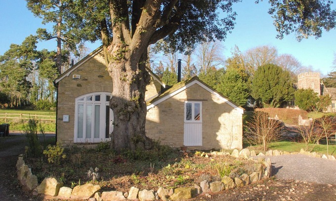 West Stour Cottage | 1 bedroom accommodation in Fifehead Magdalen, near Gillingham