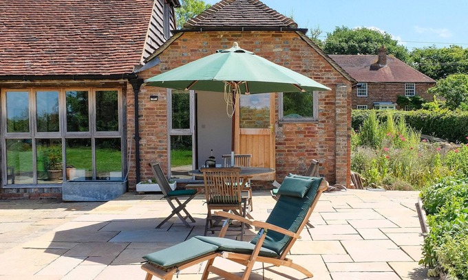 Cowbeech Cottage | 1 bedroom accommodation in Cowbeech, near Hailsham
